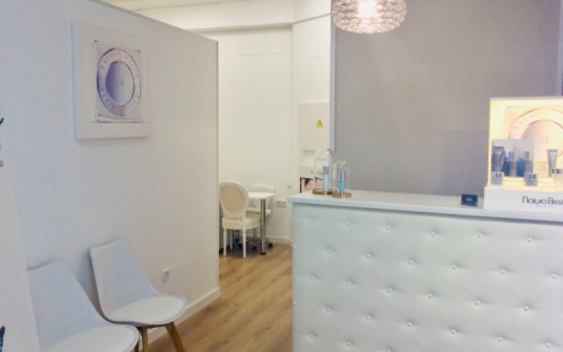 Recepción y sala de espera Recepción y sala de espera